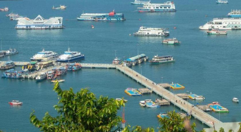 Oyo 1066 Encore Sea Side Pattaya Exterior foto